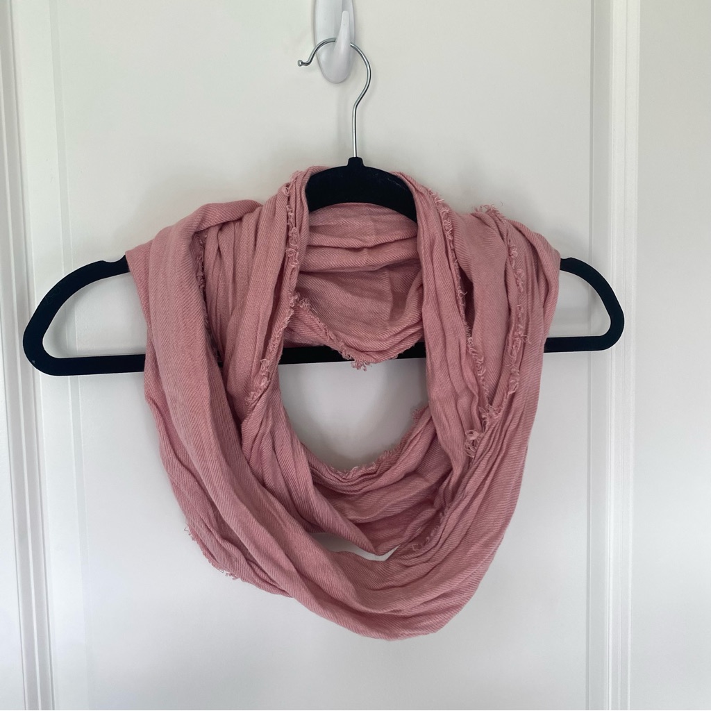 Dusty Rose // Mauve Lightweight Infinity Scarf W/ Fringe Apt 9